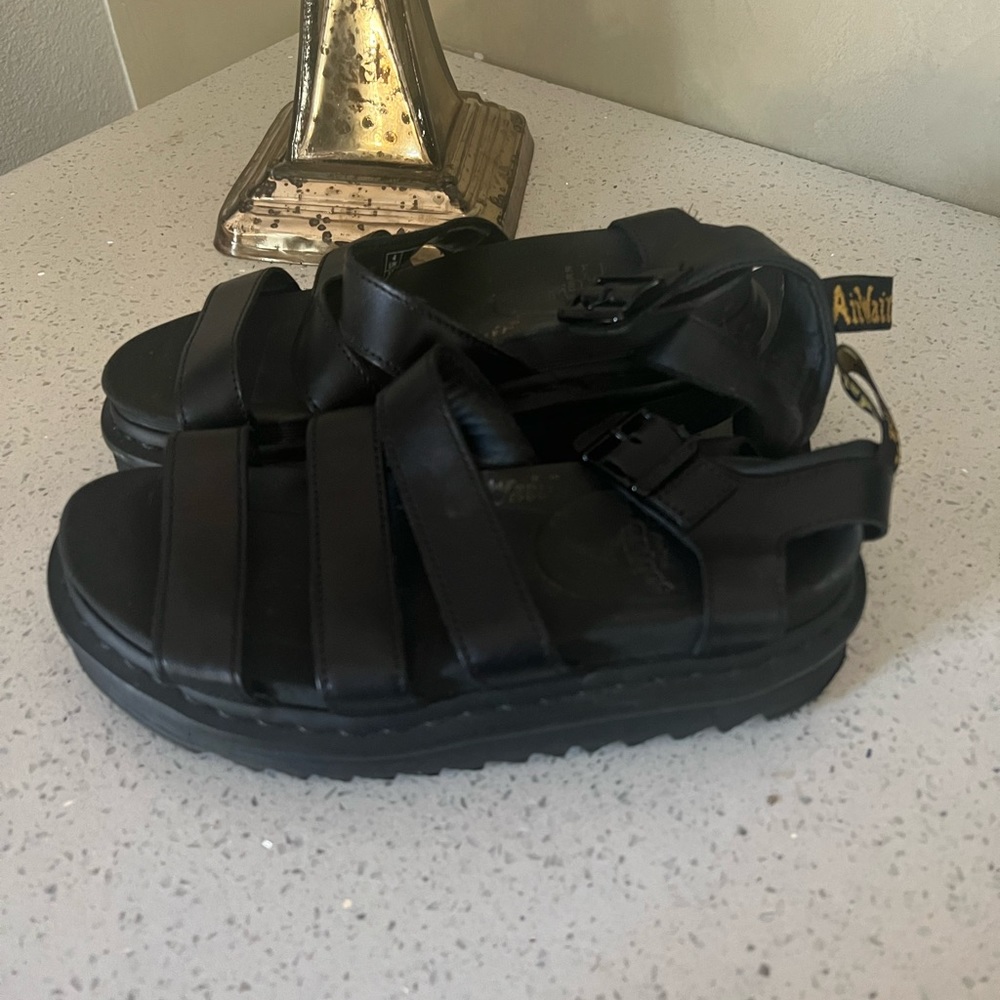 Dr.Marten Sandals